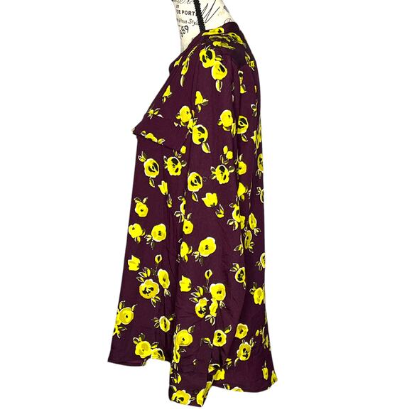 Calvin Klein MEDIUM Printed Roll Tab Sleeve Blouse - Stitch Fix Button Up Top - Picture 3 of 15